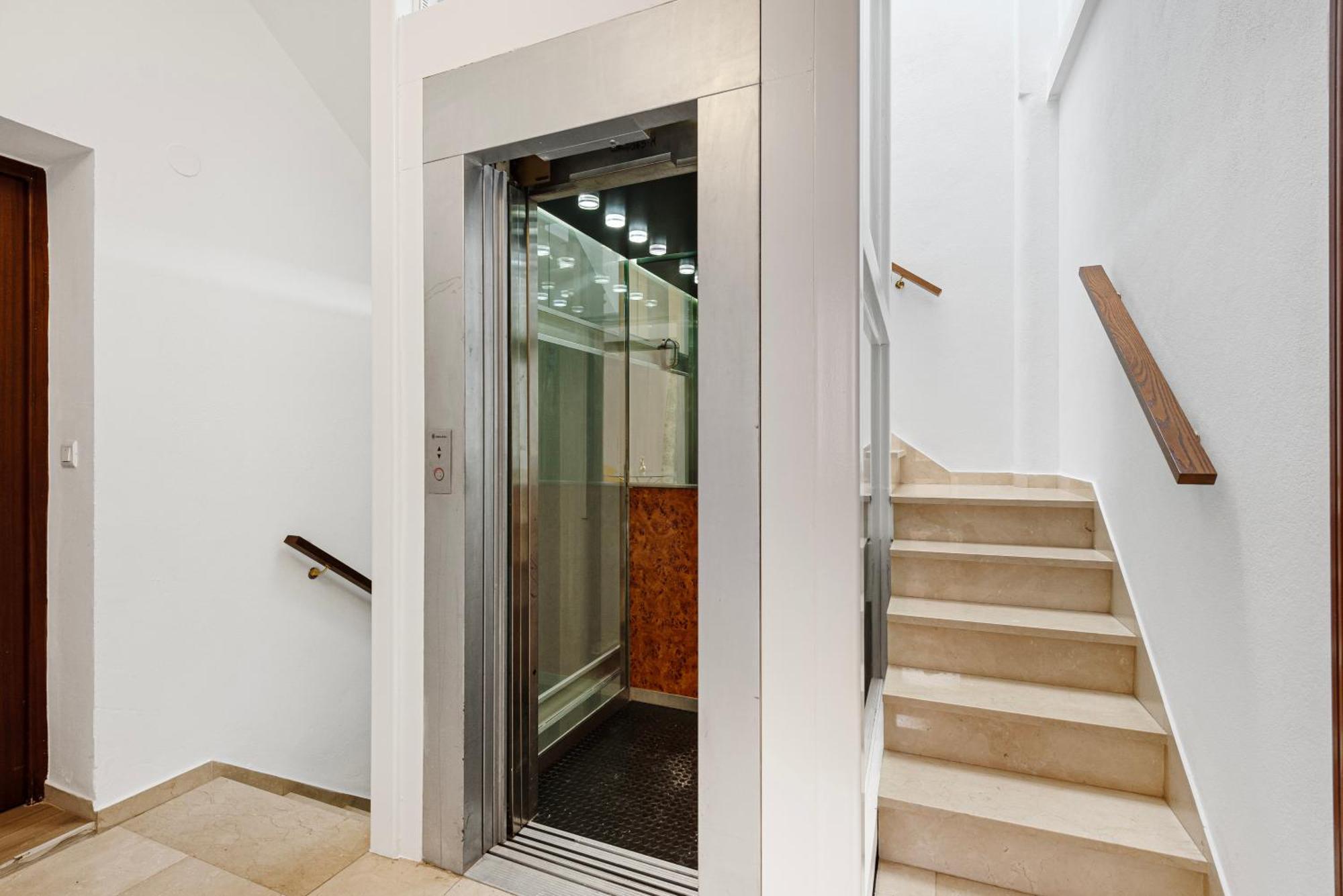 Trinidad Grund Centro Apartment Малага Екстериор снимка